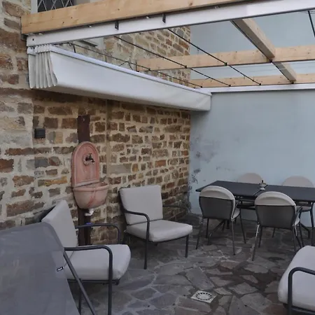 ベッド・アンド・ブレックファスト La Giolitta 4*